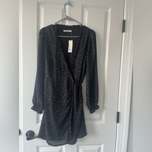 Francesca’s Mi Ami Black Rose Floral Long Sleeve Dress